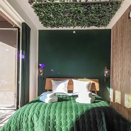 Green Apartment *