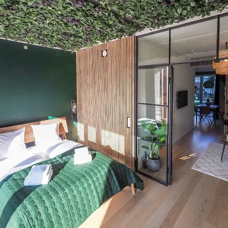 Apartment Green